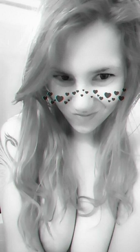 bunnyqueen20961 art star pics