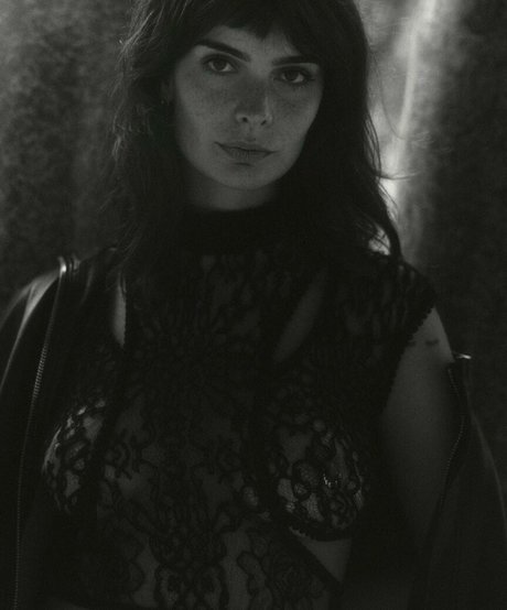 Clara Beneytout model hot images