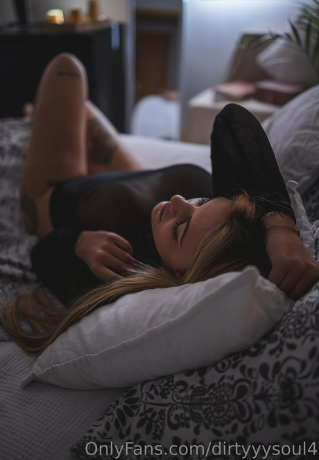 dirtyyysoul4 naked pornstar gallery