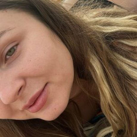 deliamalkova pretty actress galleries