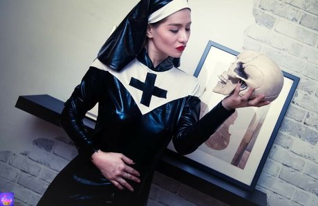 Ivy Divino model beautiful gallery