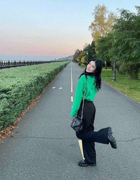 little mollyy art pornstar img