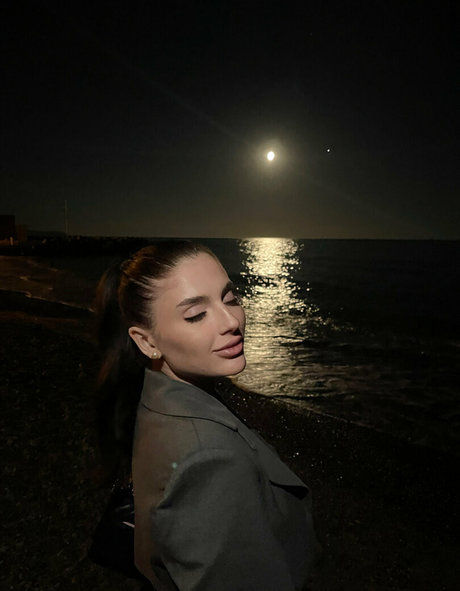 little mollyy model best pictures