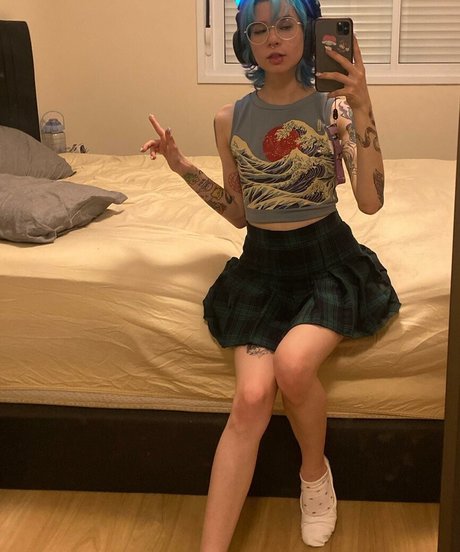 Luh Setra pornstar photo