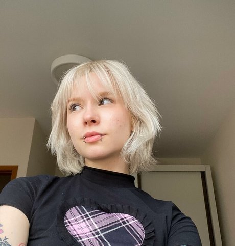 Luh Setra actress photo