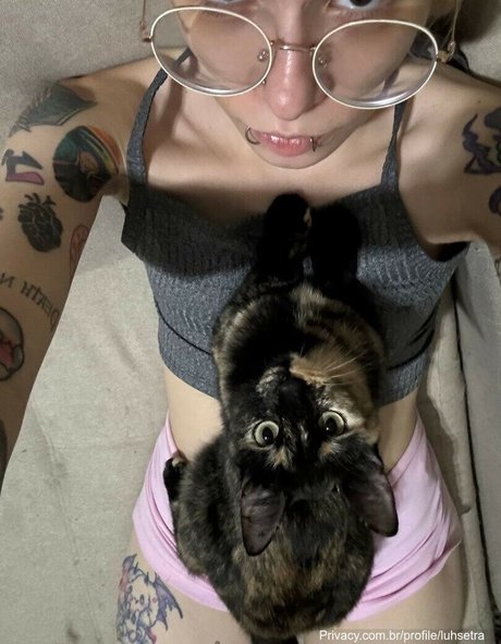 Luh Setra hot actress images