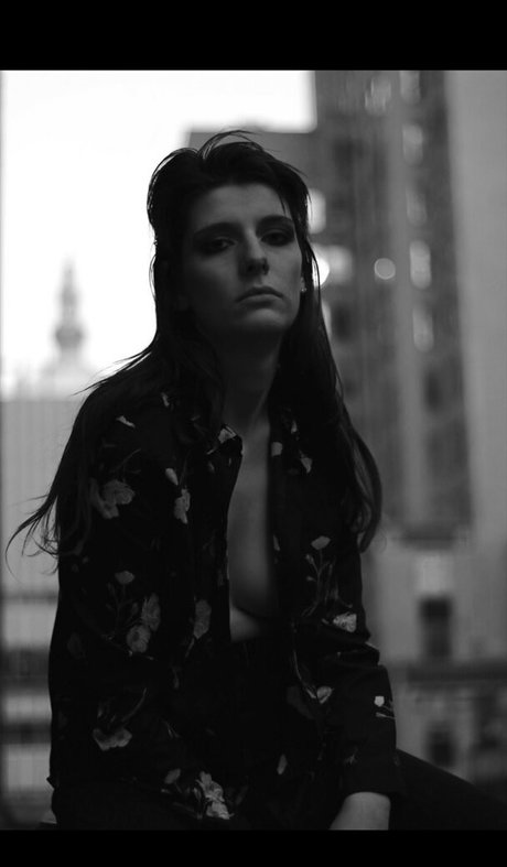 Samantha Rayward star nude photos