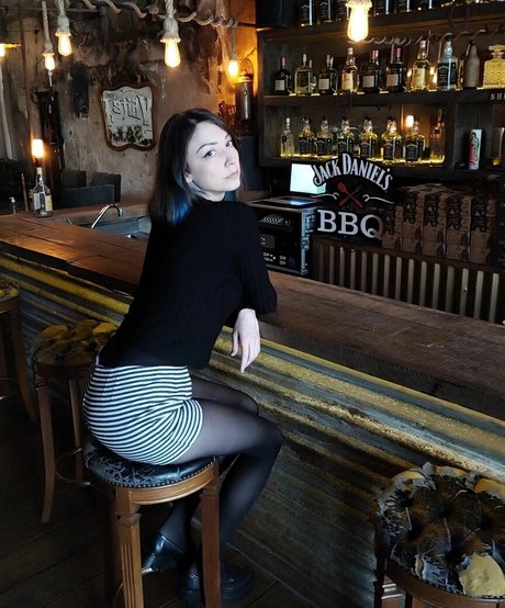 Thais joga model porn pics