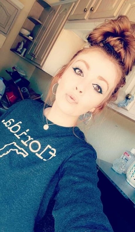 gwennie1993 free actress gallery