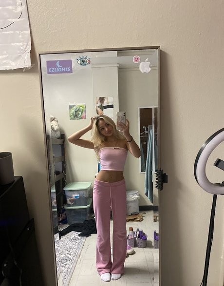 Ava Alfaro adult model images