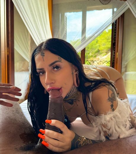 Laetitiaversace pornographic model images