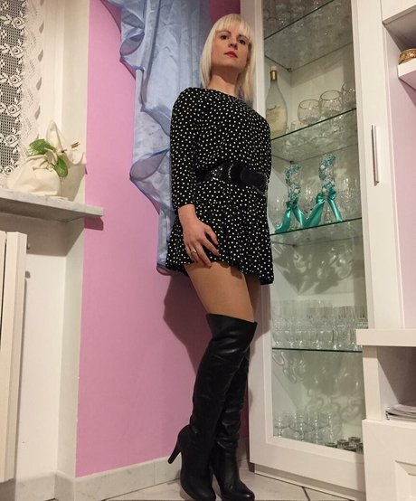 Anya87 model xxx gallery