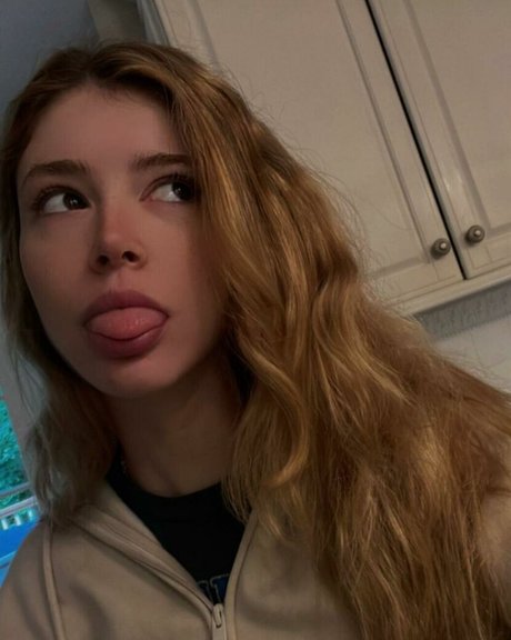 Chrissy Costanza perfect star photo