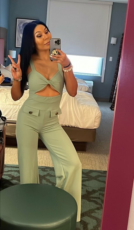 Mia Yim perfect pornstar gallery