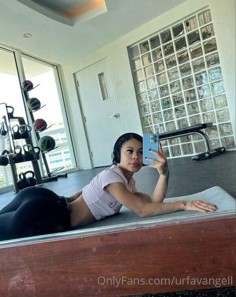 LightSkin art model pics