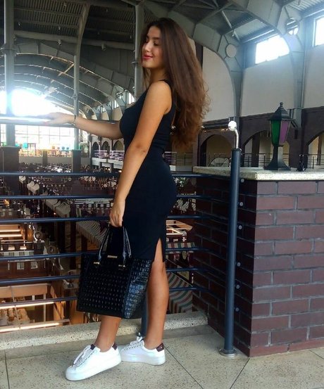 Valeriia Simavonian best model gallery