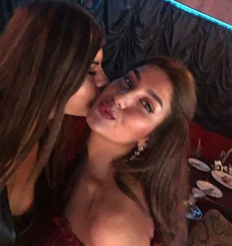 Valeriia Simavonian nice model pic