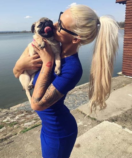 Nikola ihova model exclusive picture