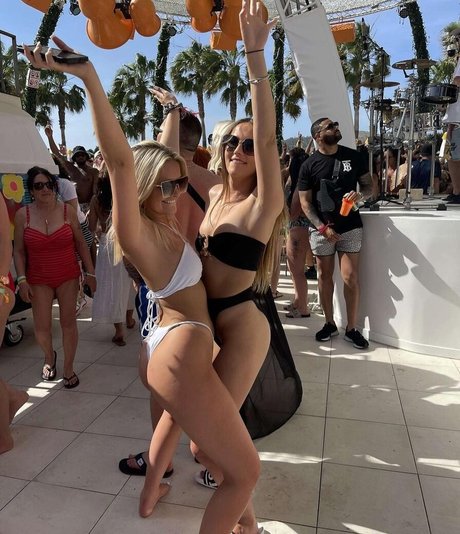 Chloe Burns nice star picture