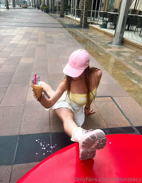 Melon Stacy star sexy photos