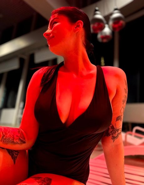 milamilasham sex model pic