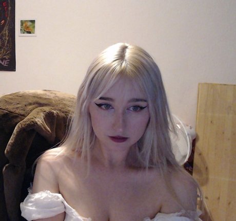 Allykitti model hd archive