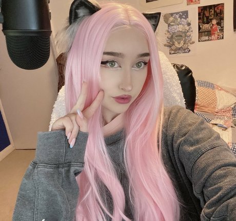 Allykitti high quality actress photo