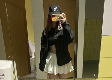 Allykitti pornographic model pictures