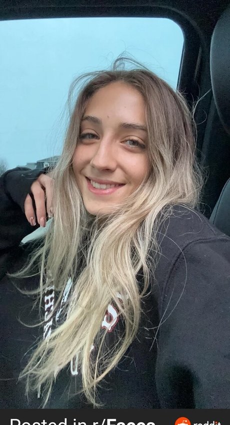 YellowMinimum6204 model nude pic