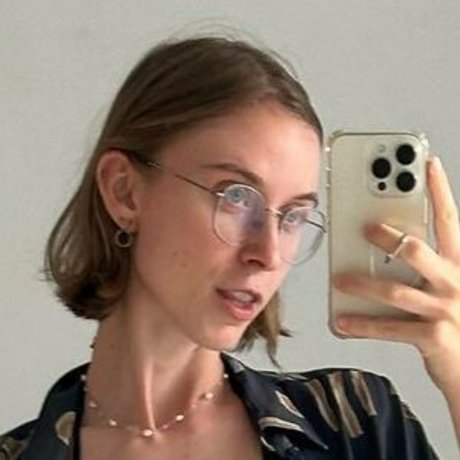 YouRina sex model photo