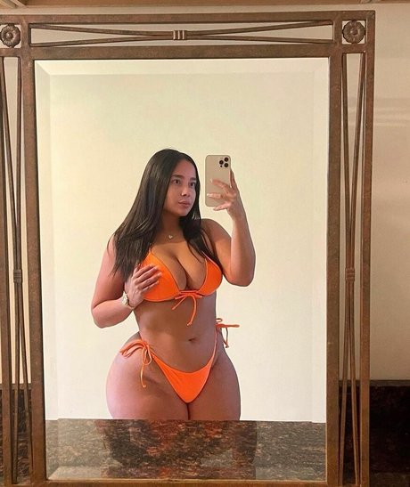 Priscilla Lina model exclusive pics