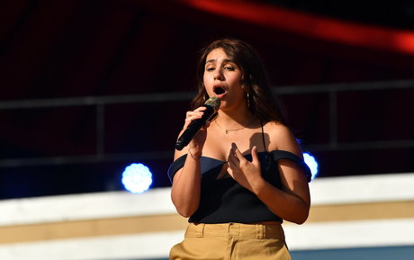 Alessia Cara hd model img