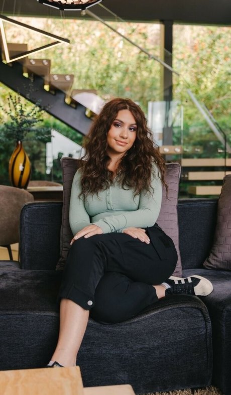 Alessia Cara naked actress images