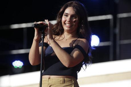 Alessia Cara beautiful pornstar img