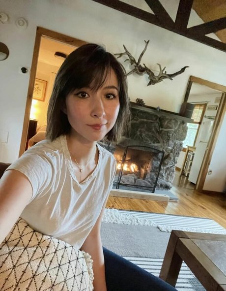 Kelly Christina Baltazar star sexy pic