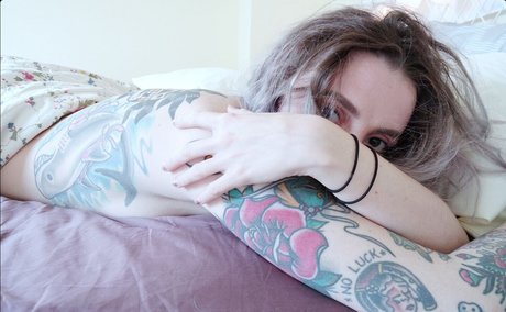 Qcknd erotic pornstar images