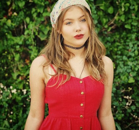 Kerri Medders nude model archive