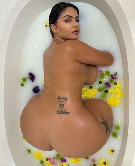sexy mom onlyfans free nude picture