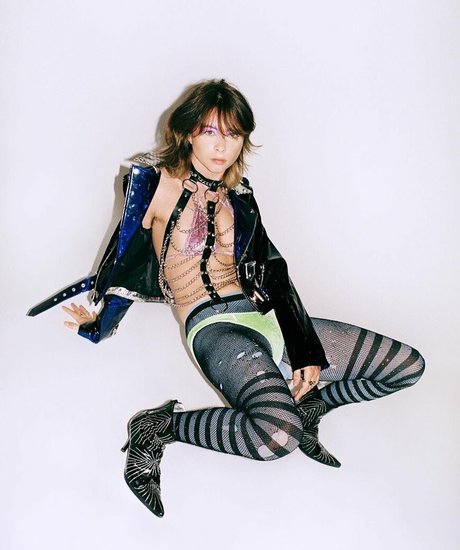 Cumgirl8 model erotic pics