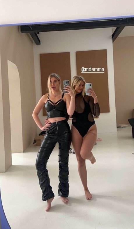 Bouncyloon naked actress picture