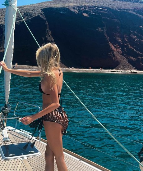 Summer Rose Hart top star gallery