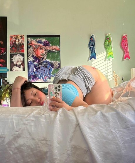 Le3nabae nude actress photo