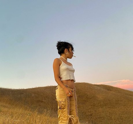 nosheylin model xxx photos