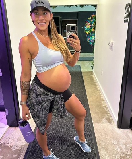 Hannah Eden Fitness sexy pornstar photos