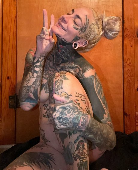 Vero Venturing model sexy pictures