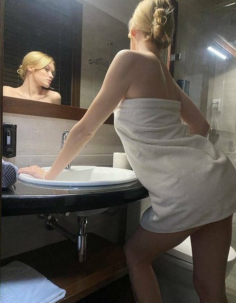 cheerleader nude onlyfans sexy nude photos