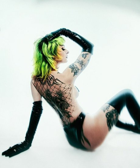 Avalon Valore star nudes gallery