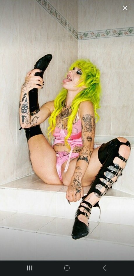 Avalon Valore nude actress picture