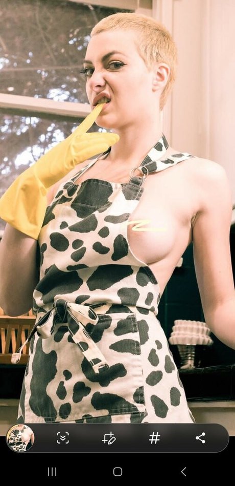 Avalon Valore model hd pic