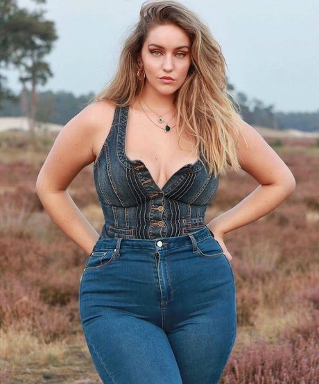 Joann Van Den Herik pornstar pic